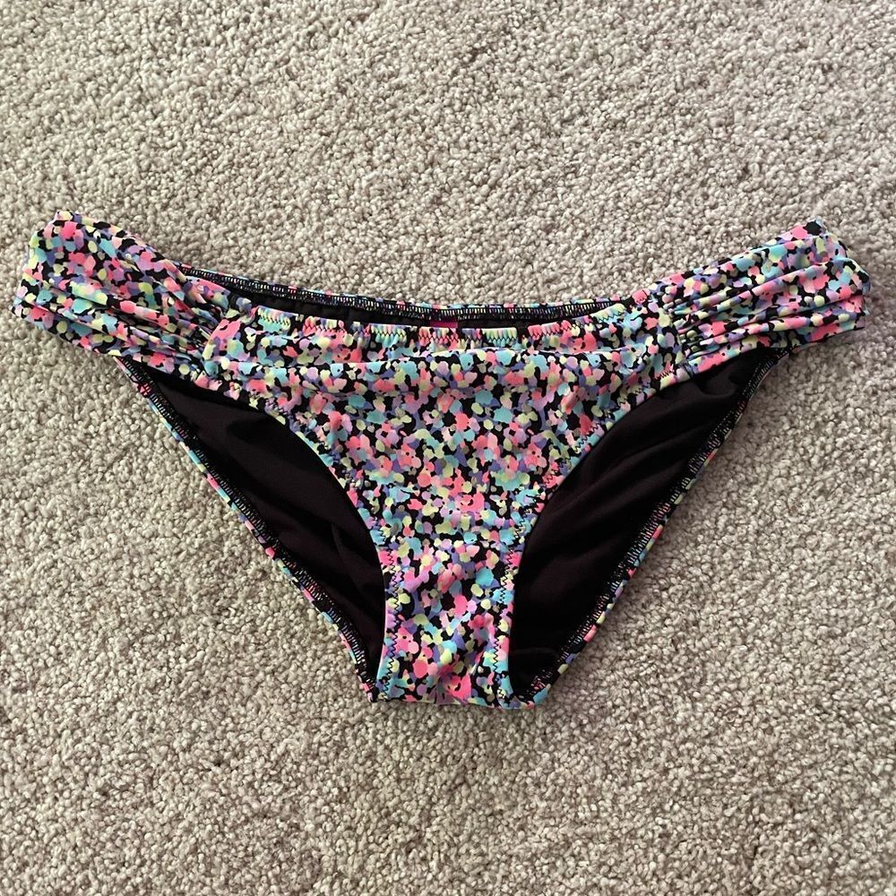 victoria’s secret bikini bottoms